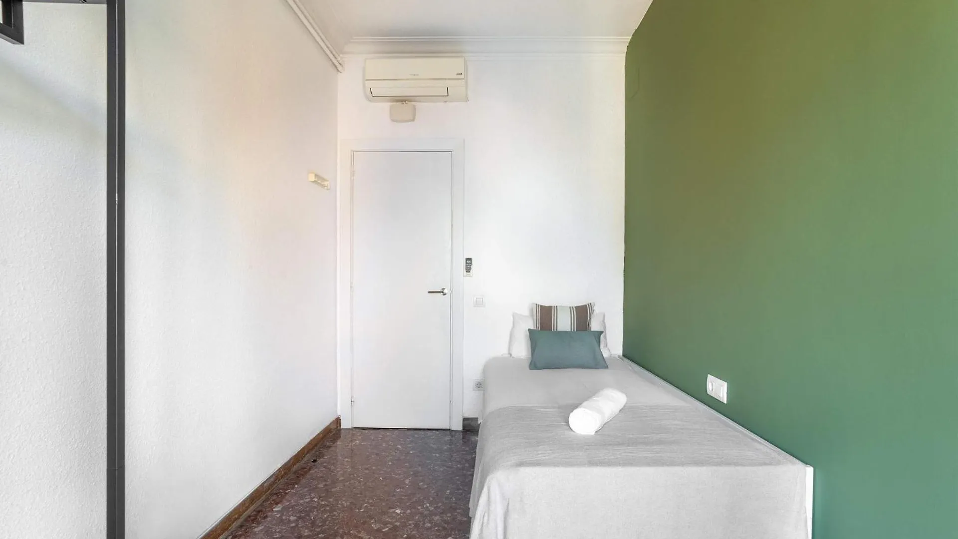 Big Apartment For 15 In The Heart Of Eixample Barcelona 0*,  Spain